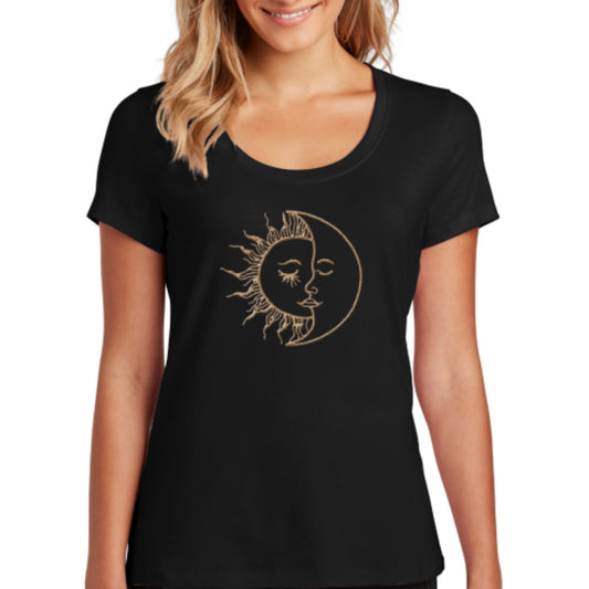 Scoop neck Short-sleeve Sun Moon T-shirt